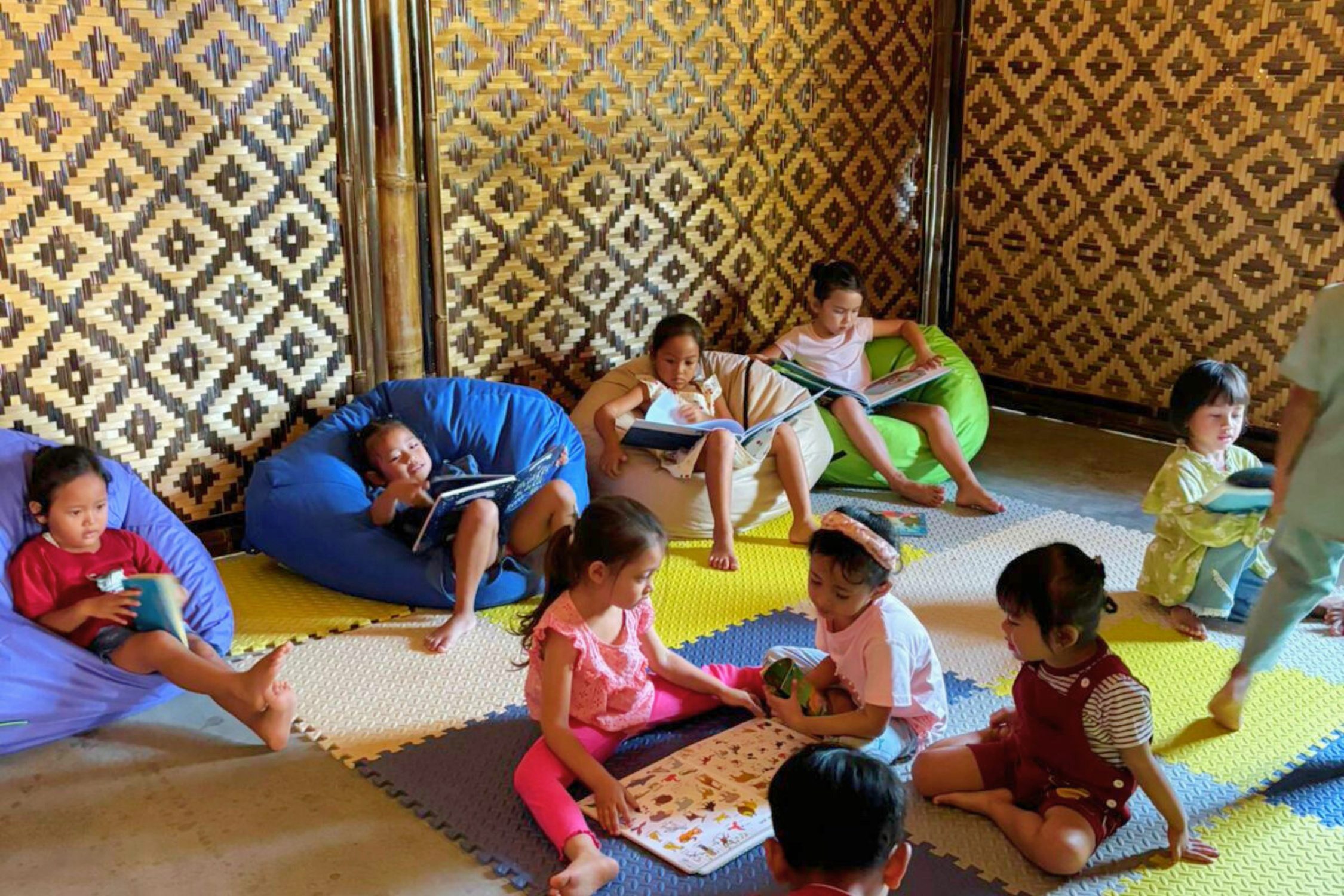 Multilingual library & reading corner