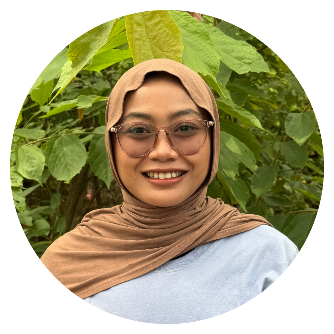 Lila, Assistant Teacher SPS Kejora at Yayasan Kejora Karimunjawa