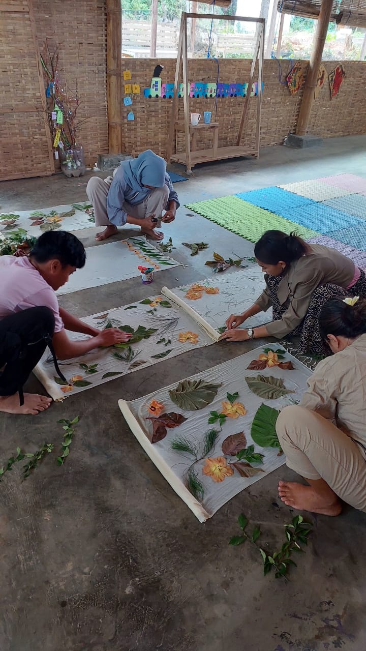 Eco Print Workshop photo 3